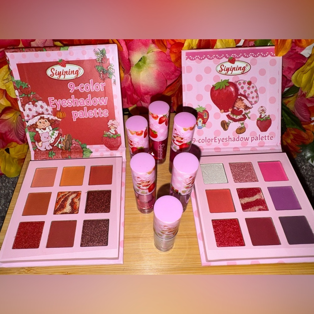 Siyiping Makeup Palette with Mirror and Lip Gloss - Picture 6 of 7
